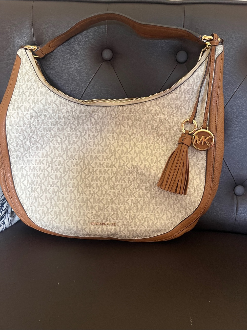 Michael Kors Ivory Signature MK Hobo with Tan Trim - Picture 13 of 13